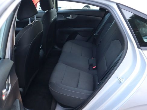 Used 2021 Kia Forte LXS FWD image 12