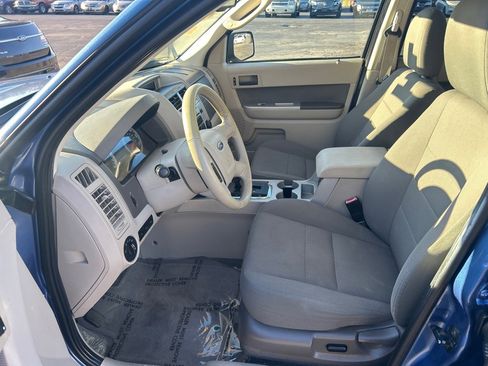 Used 2010 Ford Escape XLT image 9