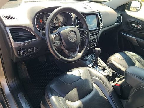 Used 2019 Jeep Cherokee Limited w/ Technology Group AWD/4WD image 13