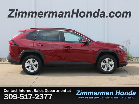 Used 2019 Toyota RAV4 XLE w/ Convenience Package AWD/4WD image 1