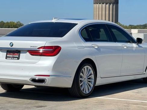 Used 2018 BMW 740i image 7