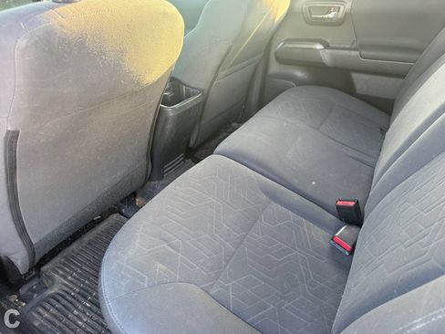 Used 2019 Toyota Tacoma TRD Off-Road w/ Technology Package AWD/4WD image 12