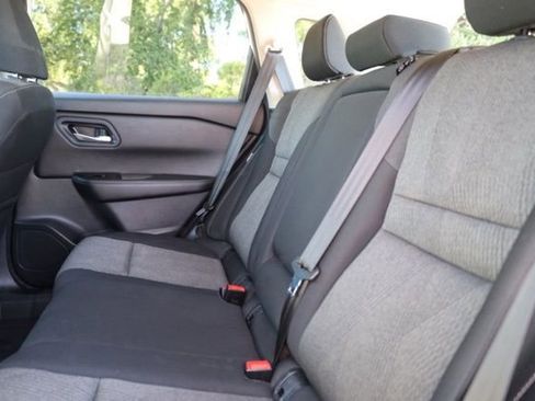 Used 2024 Nissan Rogue SV image 28