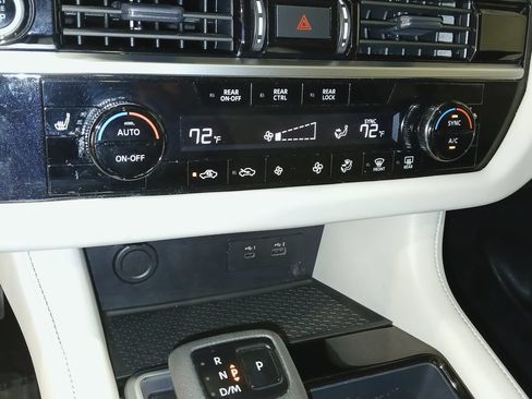 Used 2024 Nissan Pathfinder SV w/ SV Premium Package AWD/4WD image 22