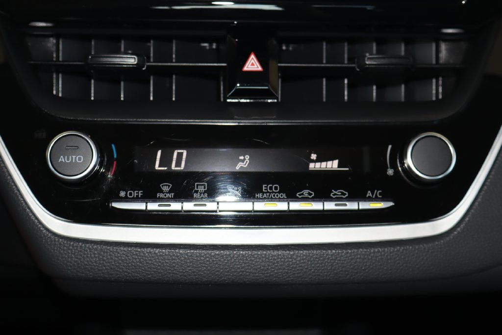 Used 2024 Toyota Corolla LE FWD image 24