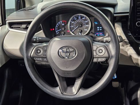 Used 2022 Toyota Corolla LE image 25