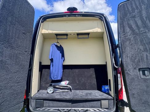 Used 2023 Mercedes-Benz Sprinter 3500 image 79