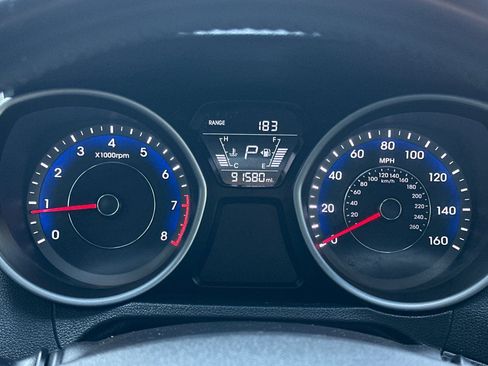 Used 2016 Hyundai Elantra Limited w/ Option Group 04 FWD image 21