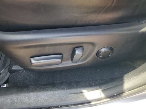 Used 2017 Toyota RAV4 SE FWD image 7