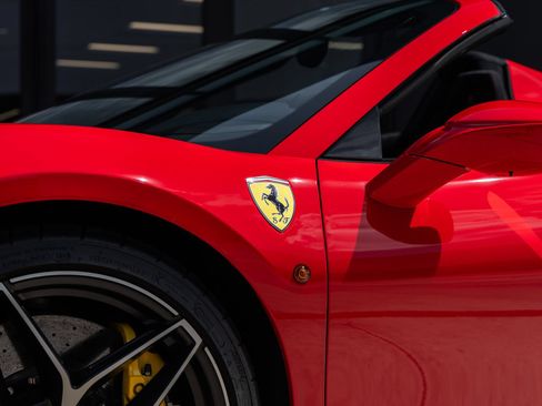 Used 2020 Ferrari 488 Pista Spider RWD image 23