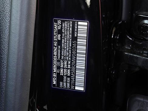 Used 2021 Mercedes-Benz GLB 35 AMG 4MATIC w/ Multimedia Package image 47