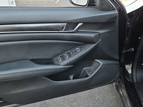 Used 2022 Honda Accord Sport image 9