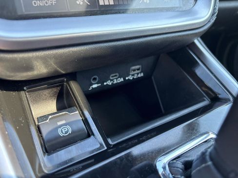 Used 2023 Subaru Outback Limited image 28
