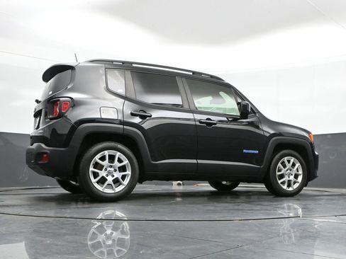 Used 2019 Jeep Renegade Latitude FWD image 33