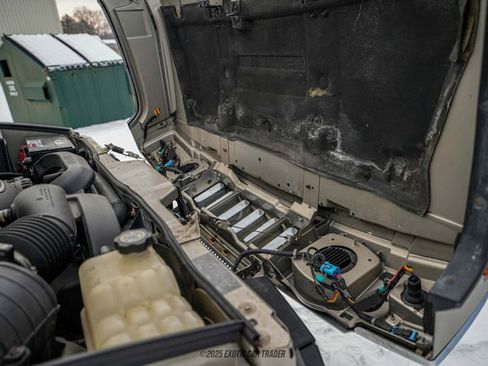 Used 2003 HUMMER H2 w/ Preferred Equipment Group image 21