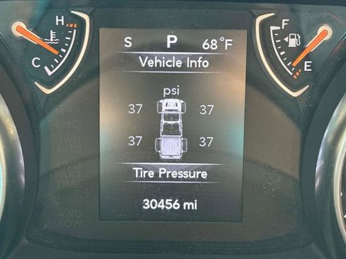 Used 2023 Jeep Gladiator Sport w/ Trailer Tow Package image 33