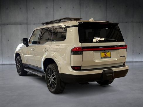 Used 2025 Lexus GX 550 w/ Accessory Package (31) image 3