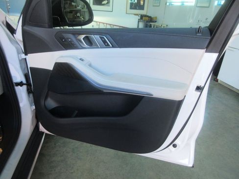 Used 2022 BMW X5 xDrive45e AWD/4WD image 24
