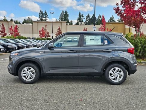 Used 2026 Hyundai Venue SE image 4