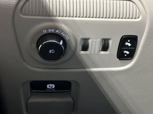 Used 2024 Jeep Wagoneer Series II w/ Flexible Seating Group RWD image 19