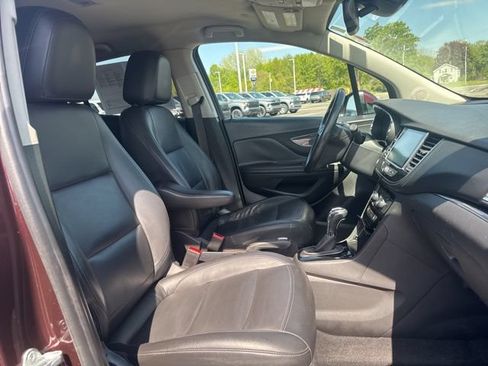Used 2017 Buick Encore Essence FWD image 28
