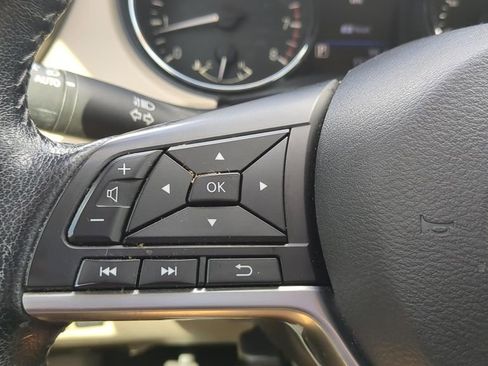 Certified 2020 Nissan Rogue SV image 22