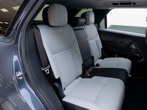 Used 2024 Land Rover Range Rover Sport Dynamic SE image 30