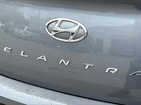 Used 2019 Hyundai Elantra SEL image 33