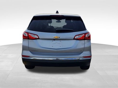 Used 2020 Chevrolet Equinox LT w/ Driver Convenience Package FWD image 4