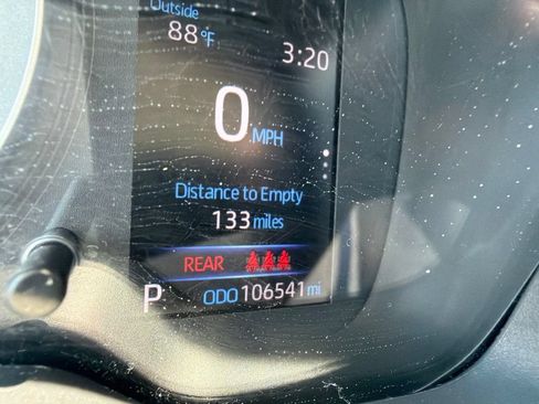 Used 2020 Toyota Corolla LE FWD image 5