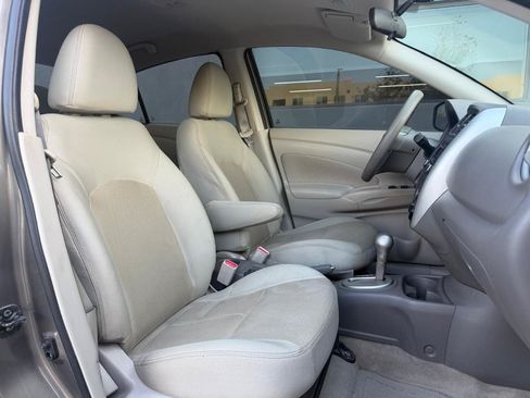 Used 2015 Nissan Versa SV FWD image 13