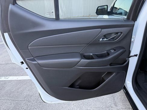 Used 2019 Chevrolet Traverse LT image 25