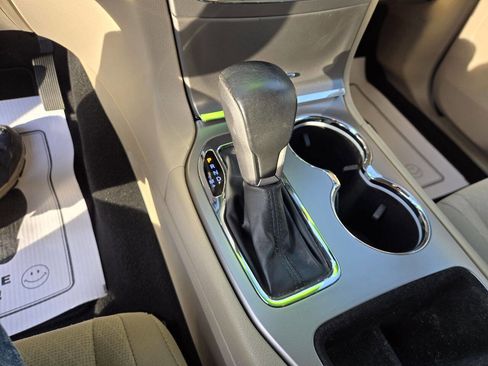 Used 2021 Jeep Grand Cherokee Laredo image 15