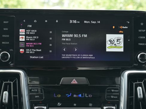 Used 2023 Kia Sorento SX FWD image 16