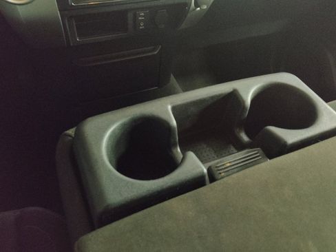 Used 2017 Nissan Titan SV image 26