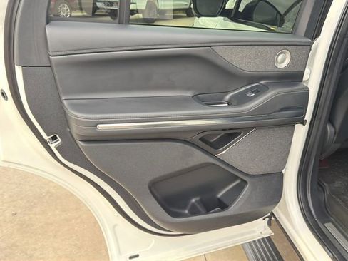 New 2025 Lincoln Navigator Reserve w/ Jet Appearance Package image 11