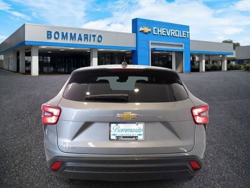 New 2026 Chevrolet Trax LS w/ LS Convenience Package FWD image 4