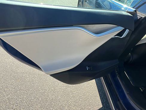 Used 2017 Tesla Model S 100D image 23