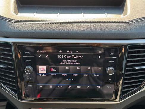 Used 2023 Volkswagen Atlas SE image 19