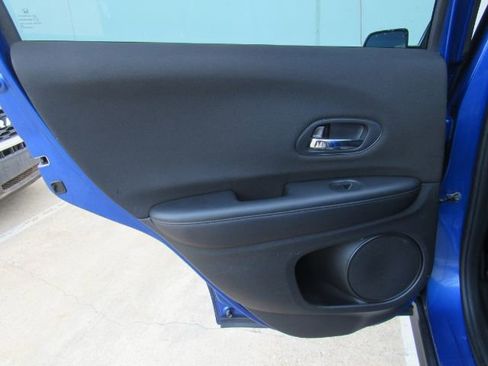Used 2018 Honda HR-V LX image 14