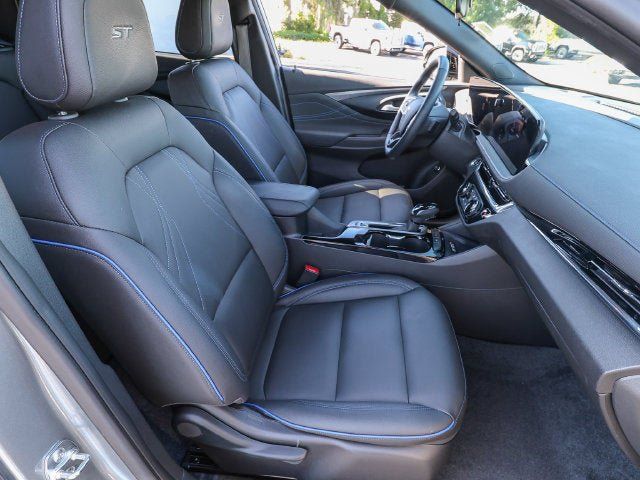 Used 2025 Buick Envista Sport Touring w/ Convenience I Package FWD image 22
