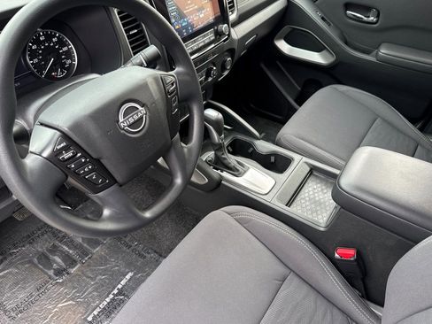 Used 2023 Nissan Frontier SV image 7