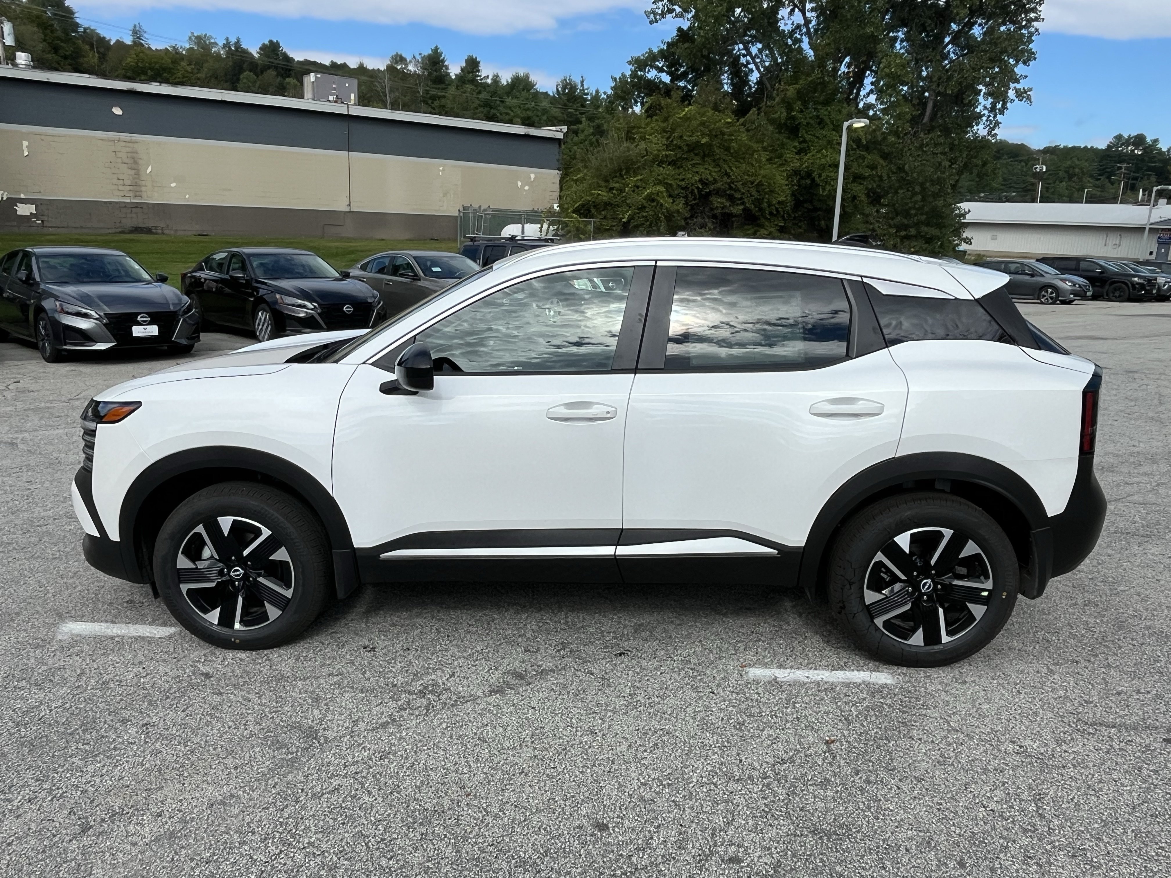 New 2026 Nissan Kicks SV w/ SV Premium Package AWD/4WD image 4