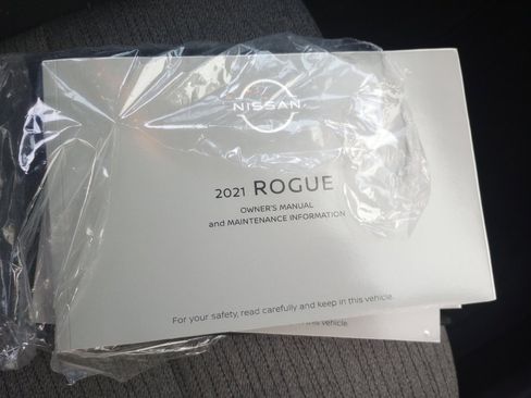 Used 2021 Nissan Rogue SV image 38