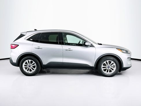Used 2020 Ford Escape SE FWD image 10