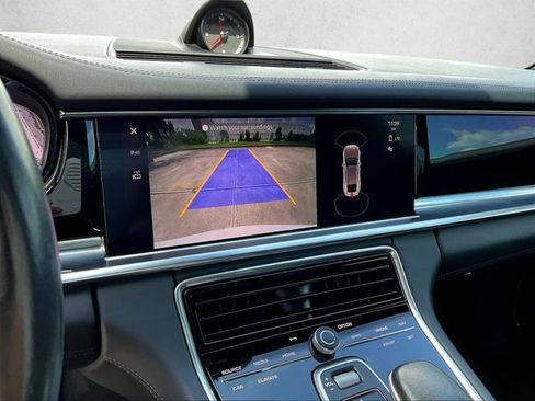 Used 2023 Porsche Panamera image 22