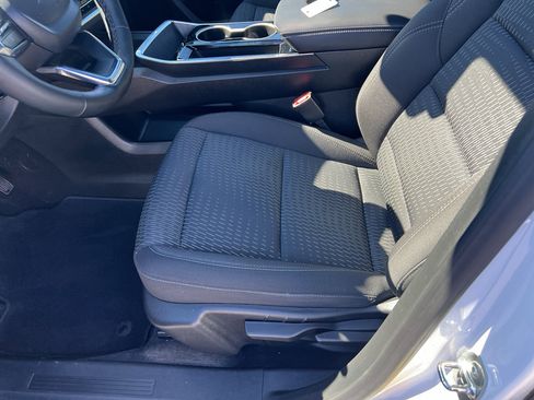 Used 2025 Chevrolet Equinox LT image 10