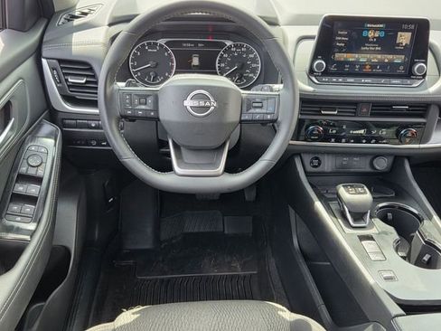 Used 2026 Nissan Rogue SV FWD image 11