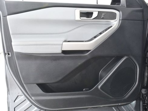 Used 2022 Ford Explorer XLT w/ Equipment Group 202A image 26