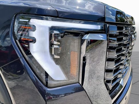 Used 2024 GMC Sierra 3500 Denali Ultimate AWD/4WD image 28